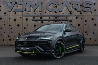 Hoofdafbeelding Lamborghini Urus Lamborghini Urus 4.0 V8 Graphite Capsule | 4-Seat | Carbon | Nero Noctis Matt | Panorama | B&O | Night Vision | Massage |