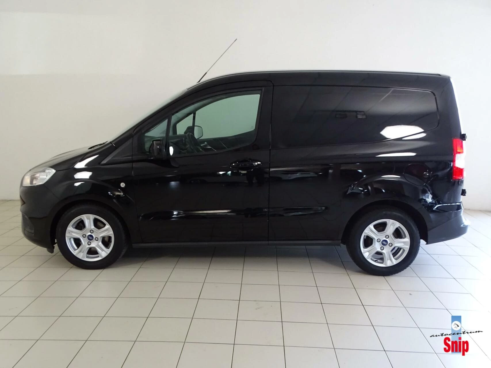 Hoofdafbeelding Ford Transit Courier