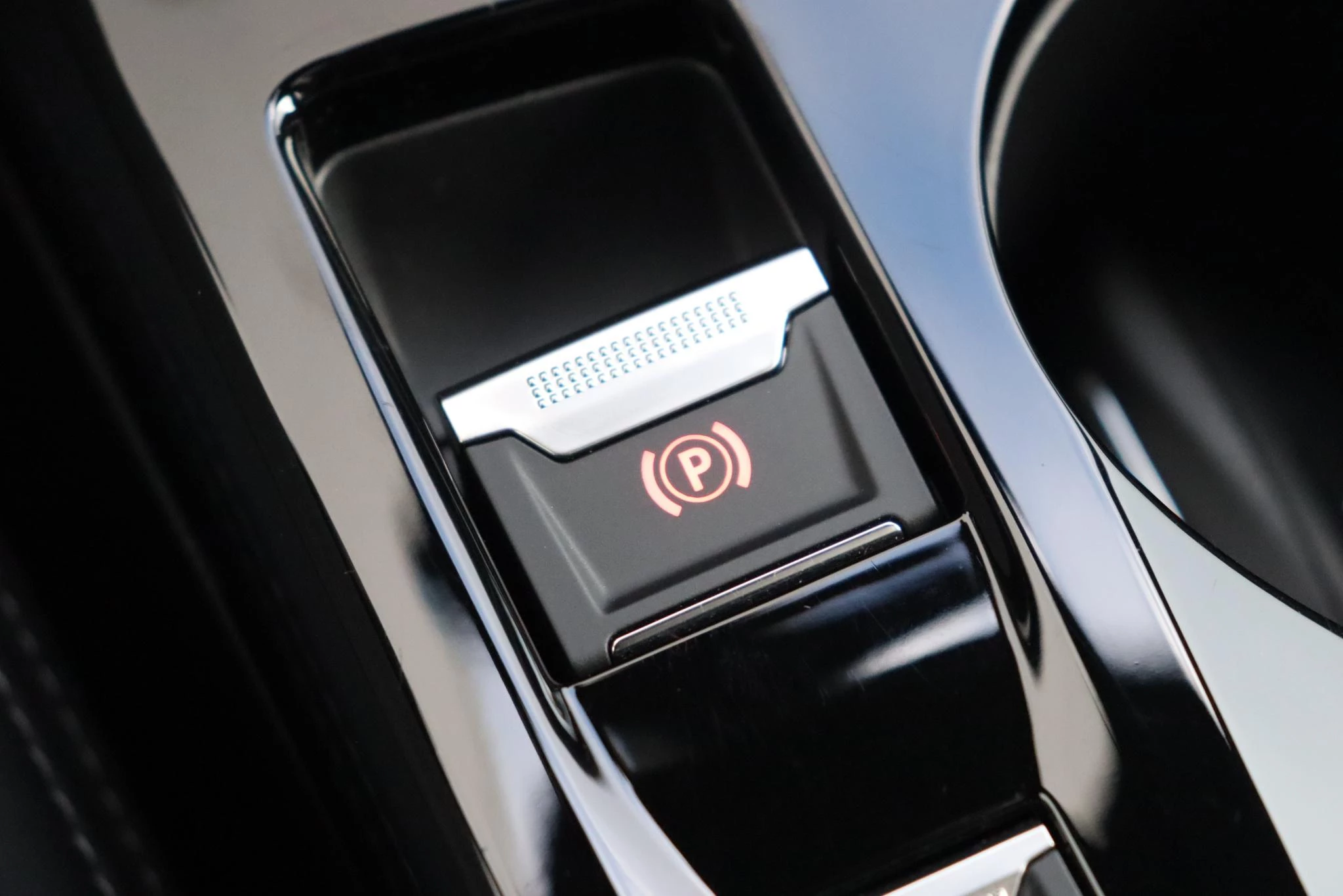 Hoofdafbeelding Peugeot e-2008