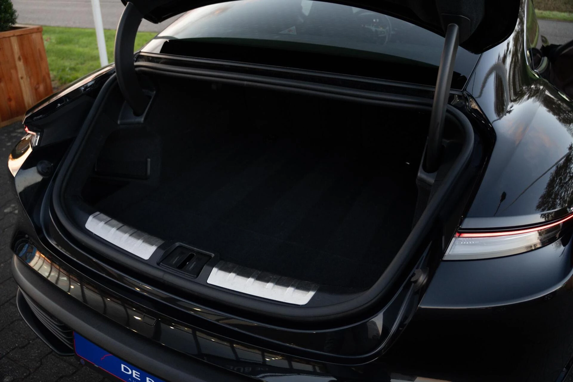 Hoofdafbeelding Porsche Taycan