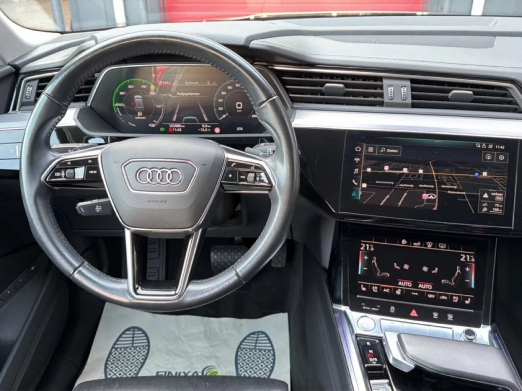 Hoofdafbeelding Audi e-tron