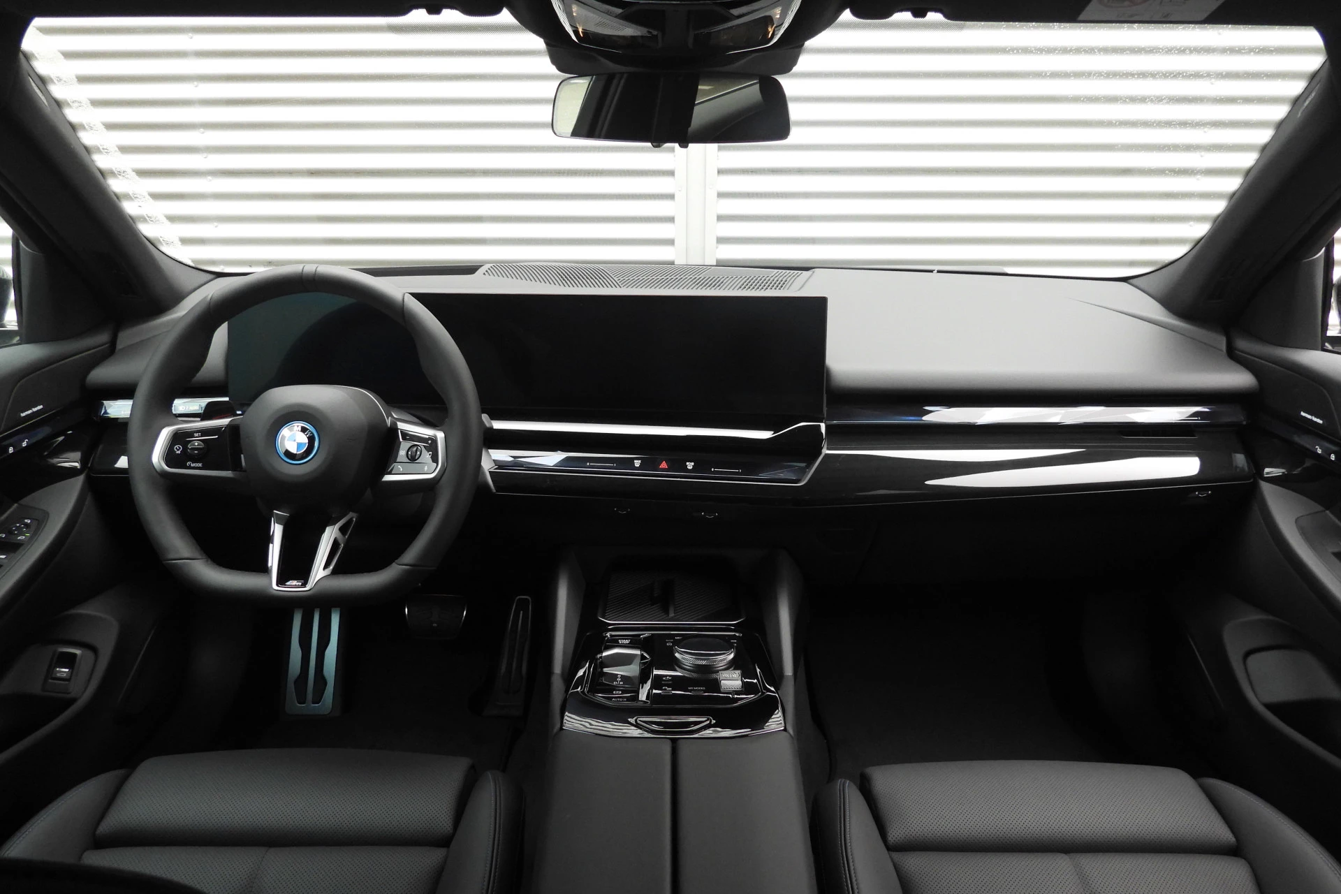 Hoofdafbeelding BMW i5