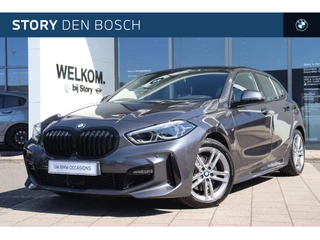 Hoofdafbeelding BMW 1 Serie BMW 1 Serie 116i Executive M Sport Automaat / Sportstoelen / M Sportonderstel / Live Cockpit Professional / LED / Multifunctioneel stuurwiel / PDC / Airconditioning / Cruise Control