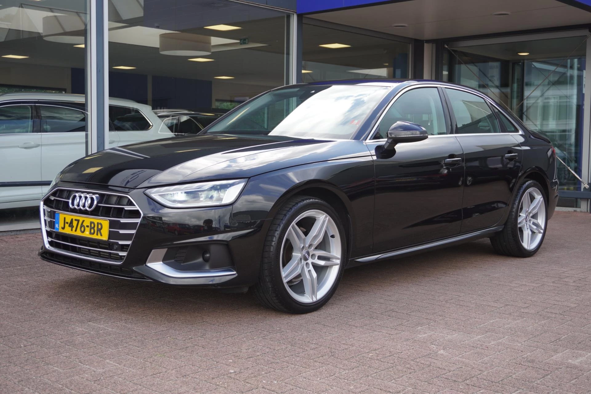 Hoofdafbeelding Audi A4