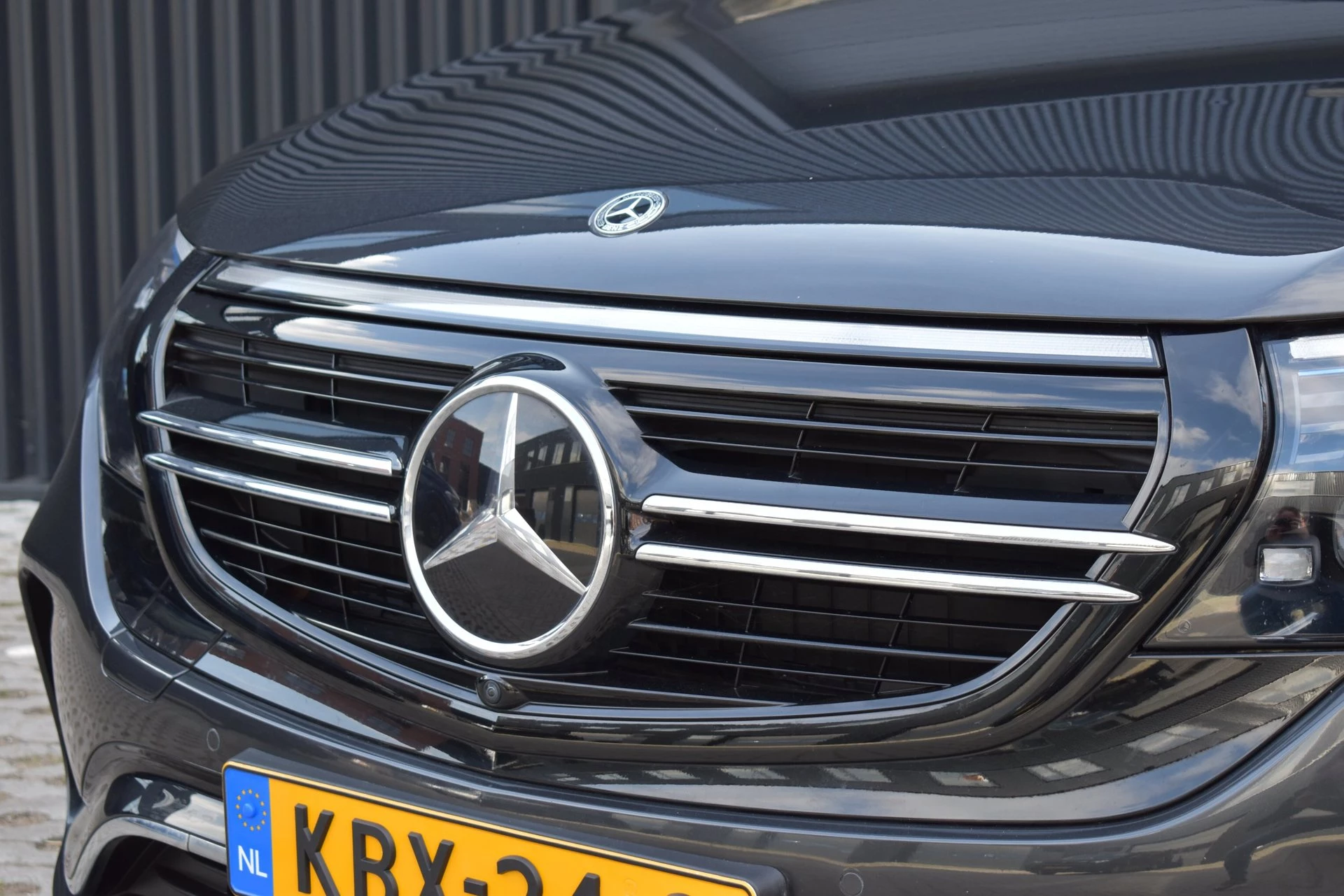 Hoofdafbeelding Mercedes-Benz EQC