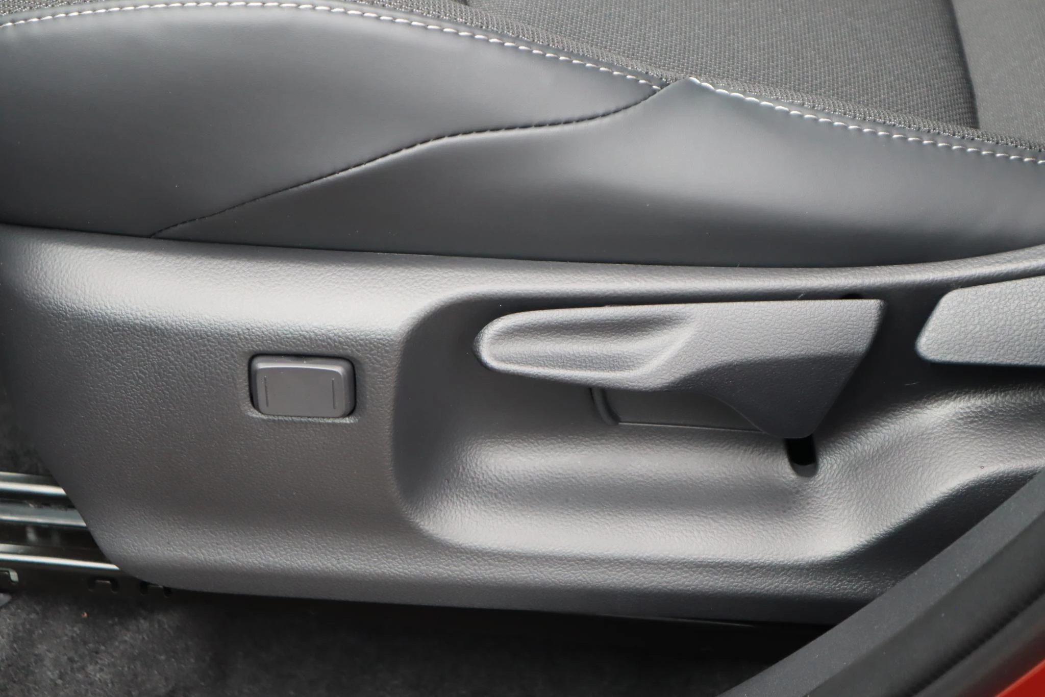 Hoofdafbeelding Toyota C-HR+
