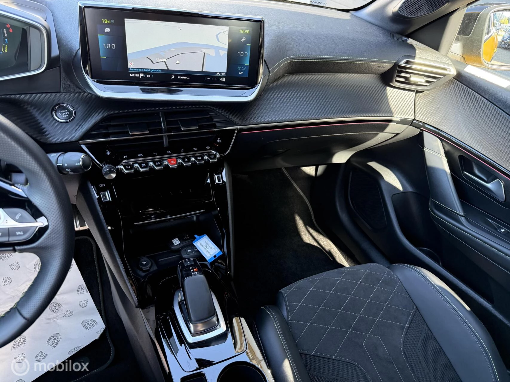 Hoofdafbeelding Peugeot e-208