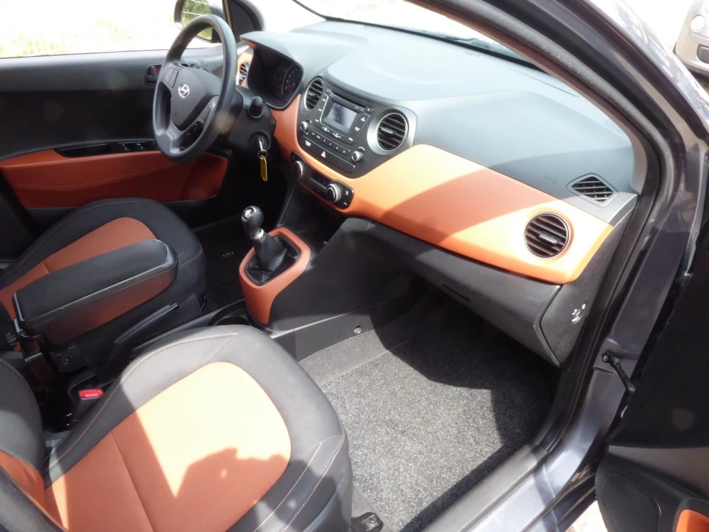 Hoofdafbeelding Hyundai i10
