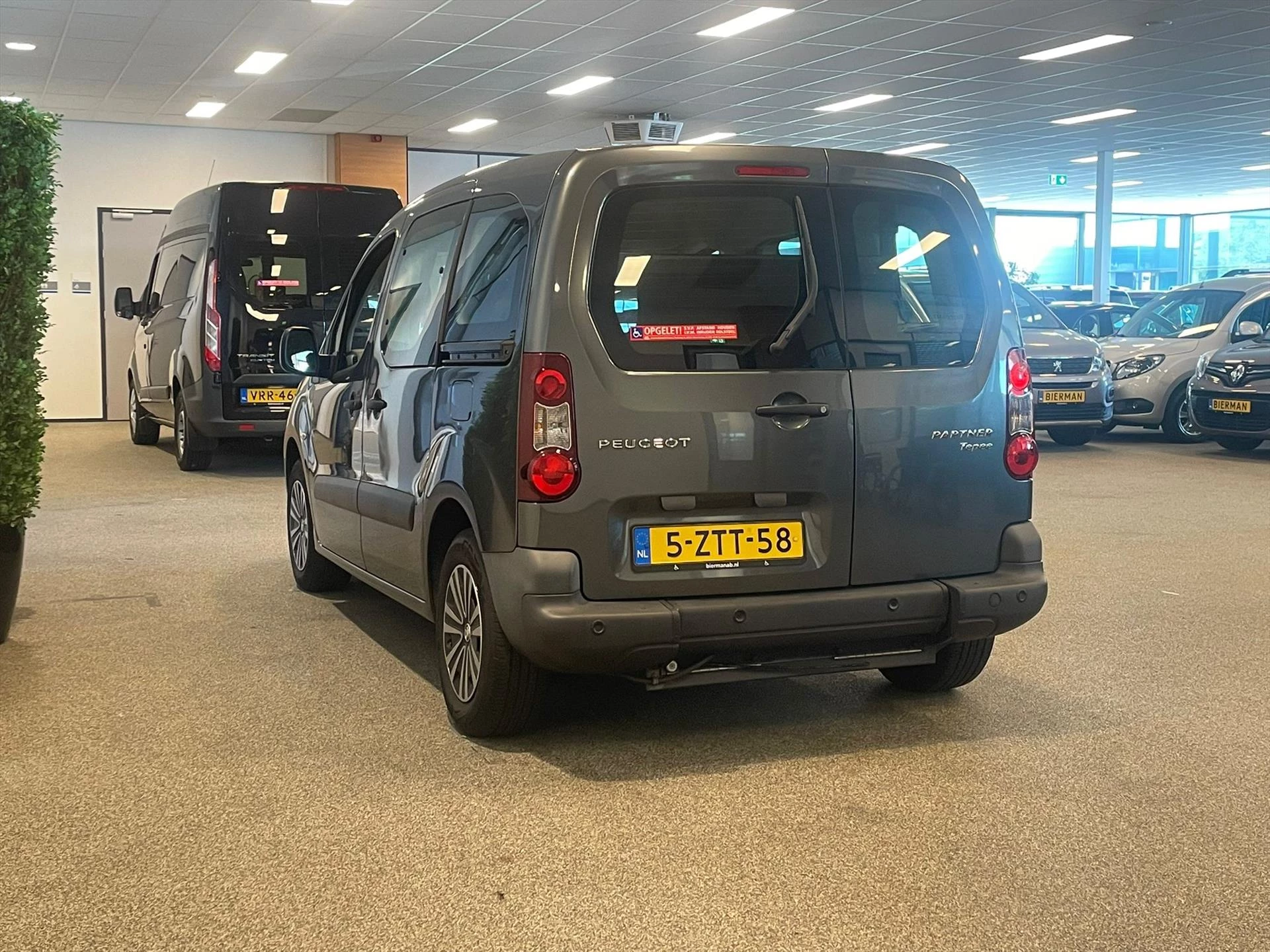 Hoofdafbeelding Peugeot Partner