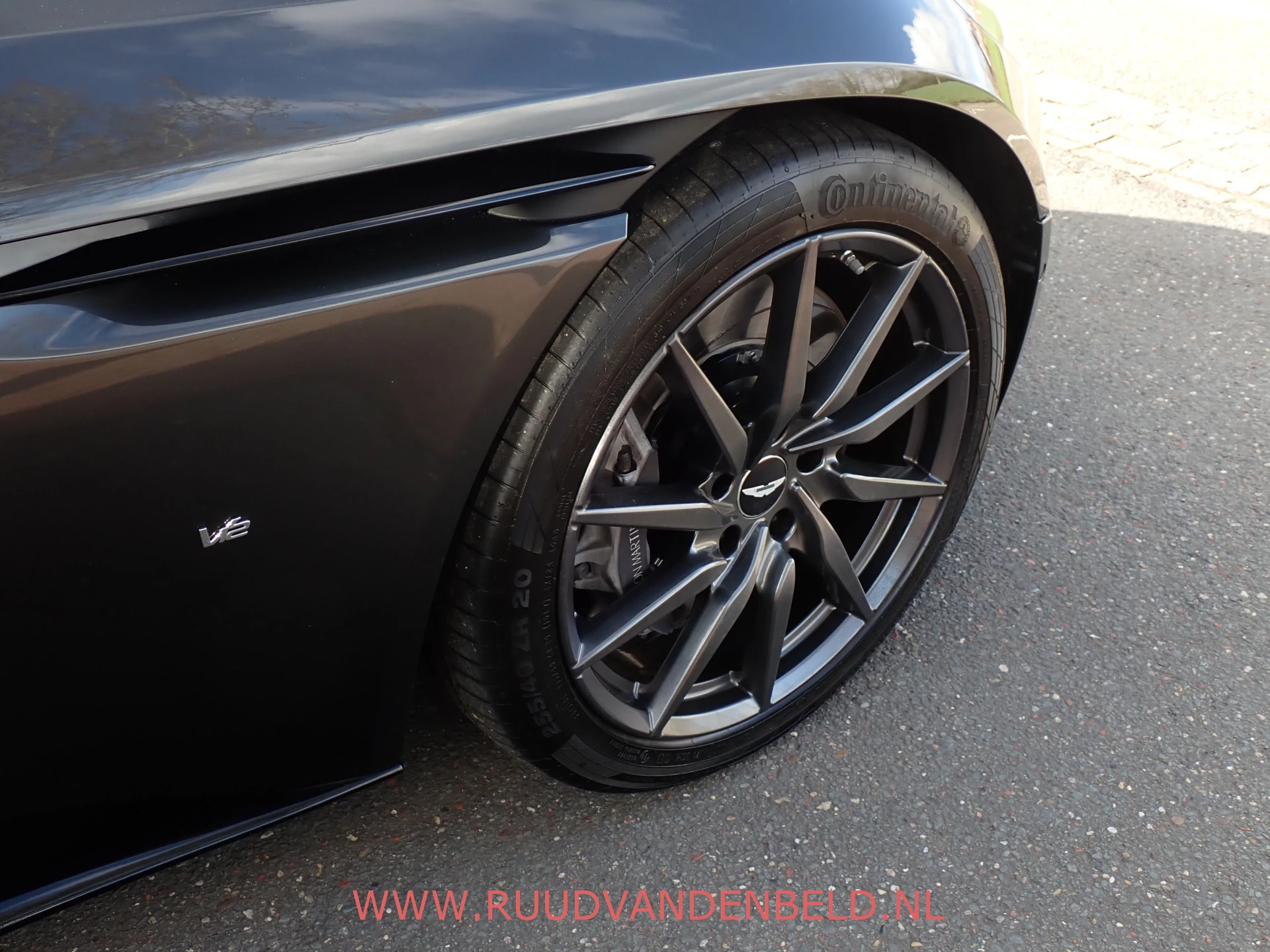 Hoofdafbeelding Aston Martin DB11