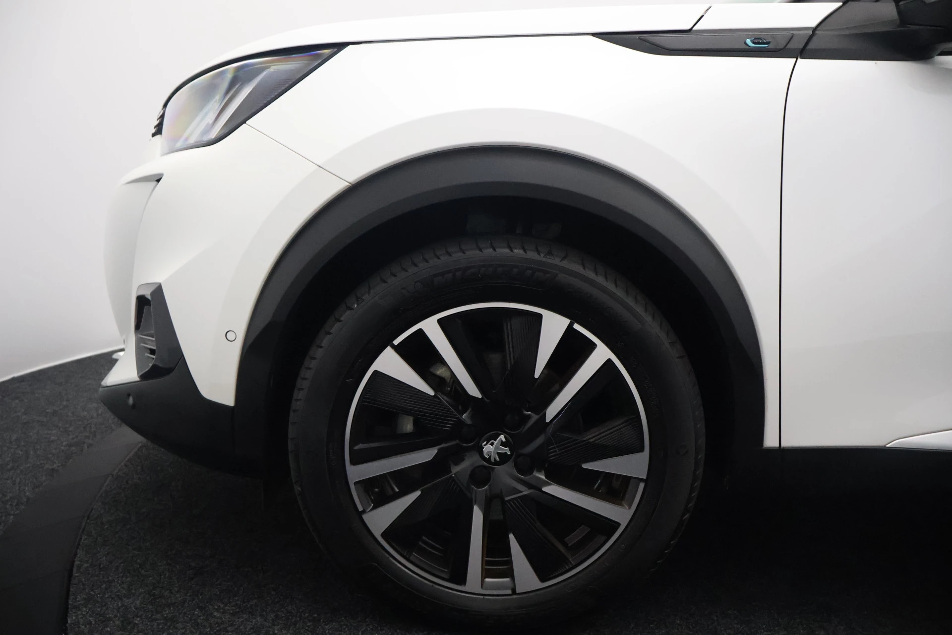 Hoofdafbeelding Peugeot e-2008