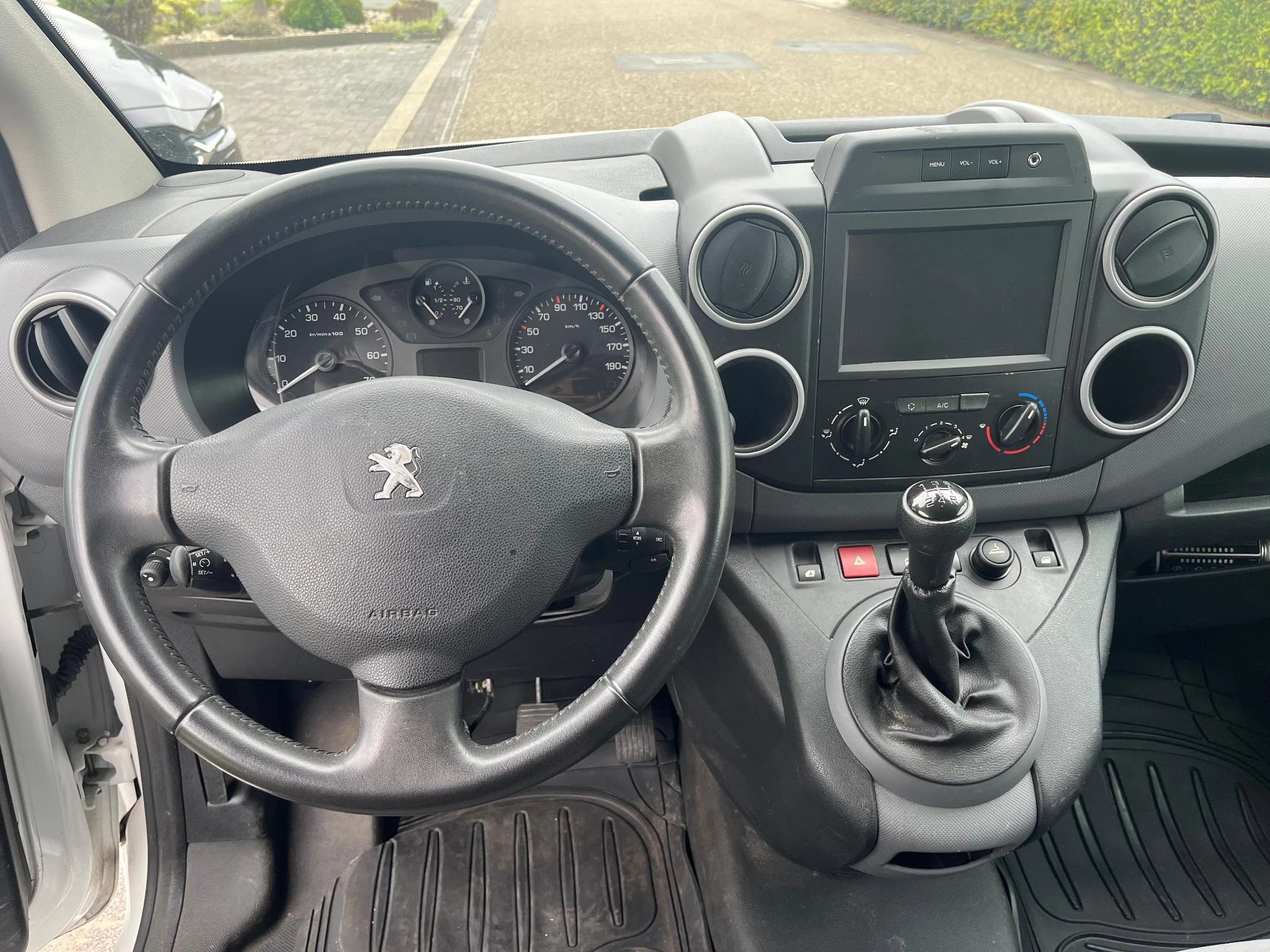 Hoofdafbeelding Peugeot Partner