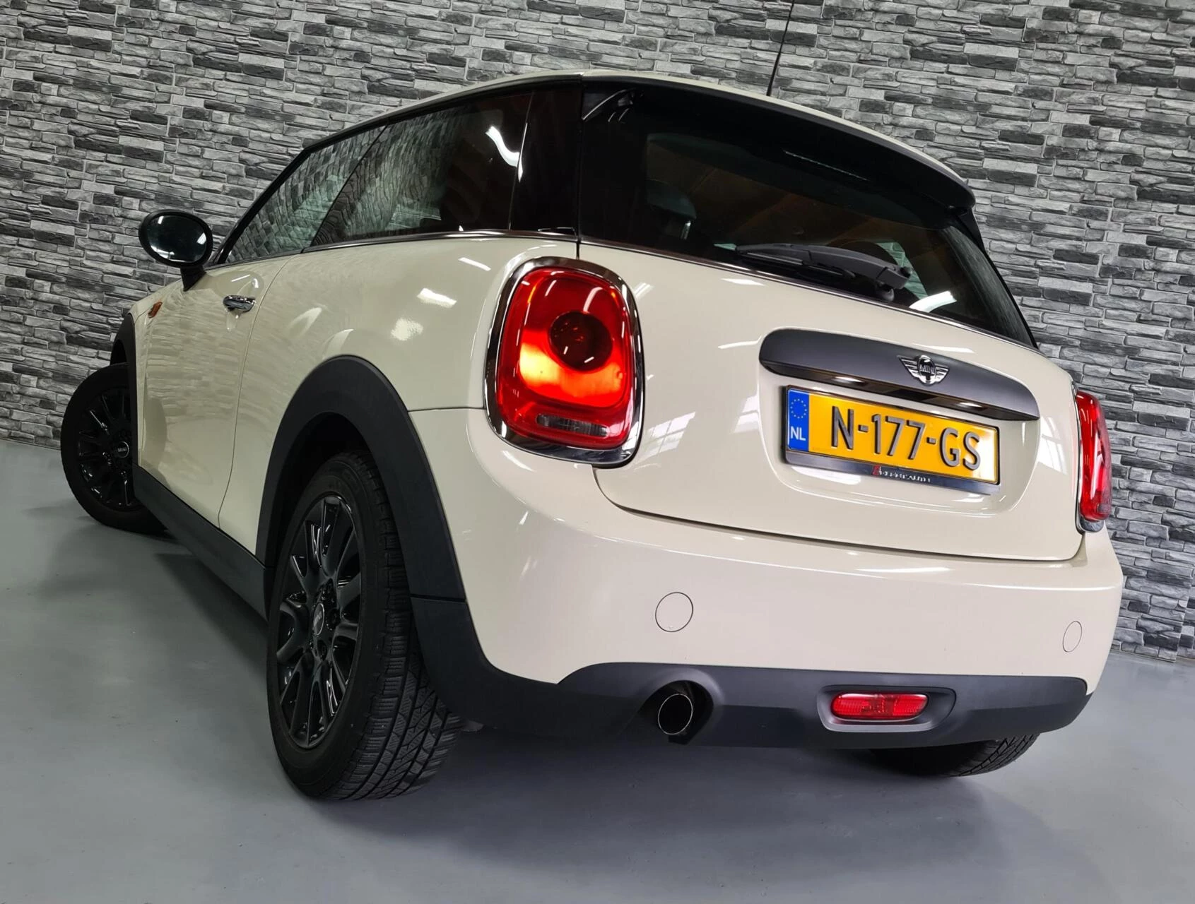 Hoofdafbeelding MINI One