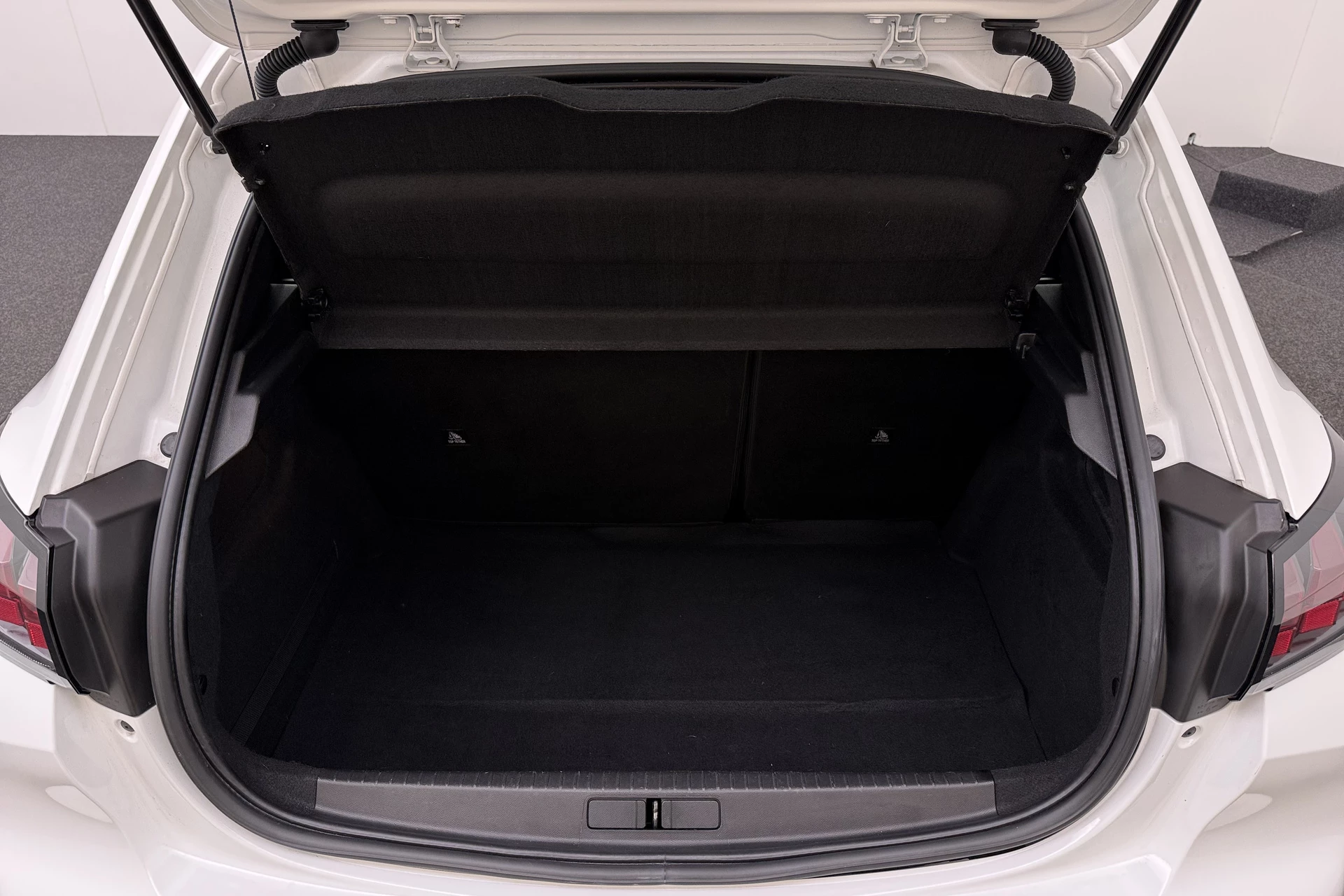 Hoofdafbeelding Peugeot e-208