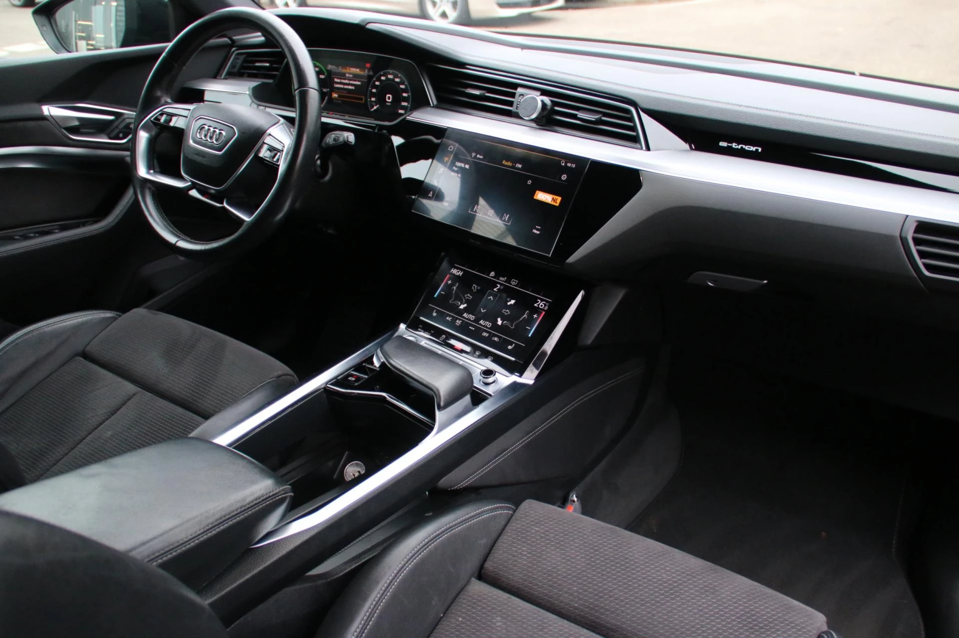 Hoofdafbeelding Audi e-tron