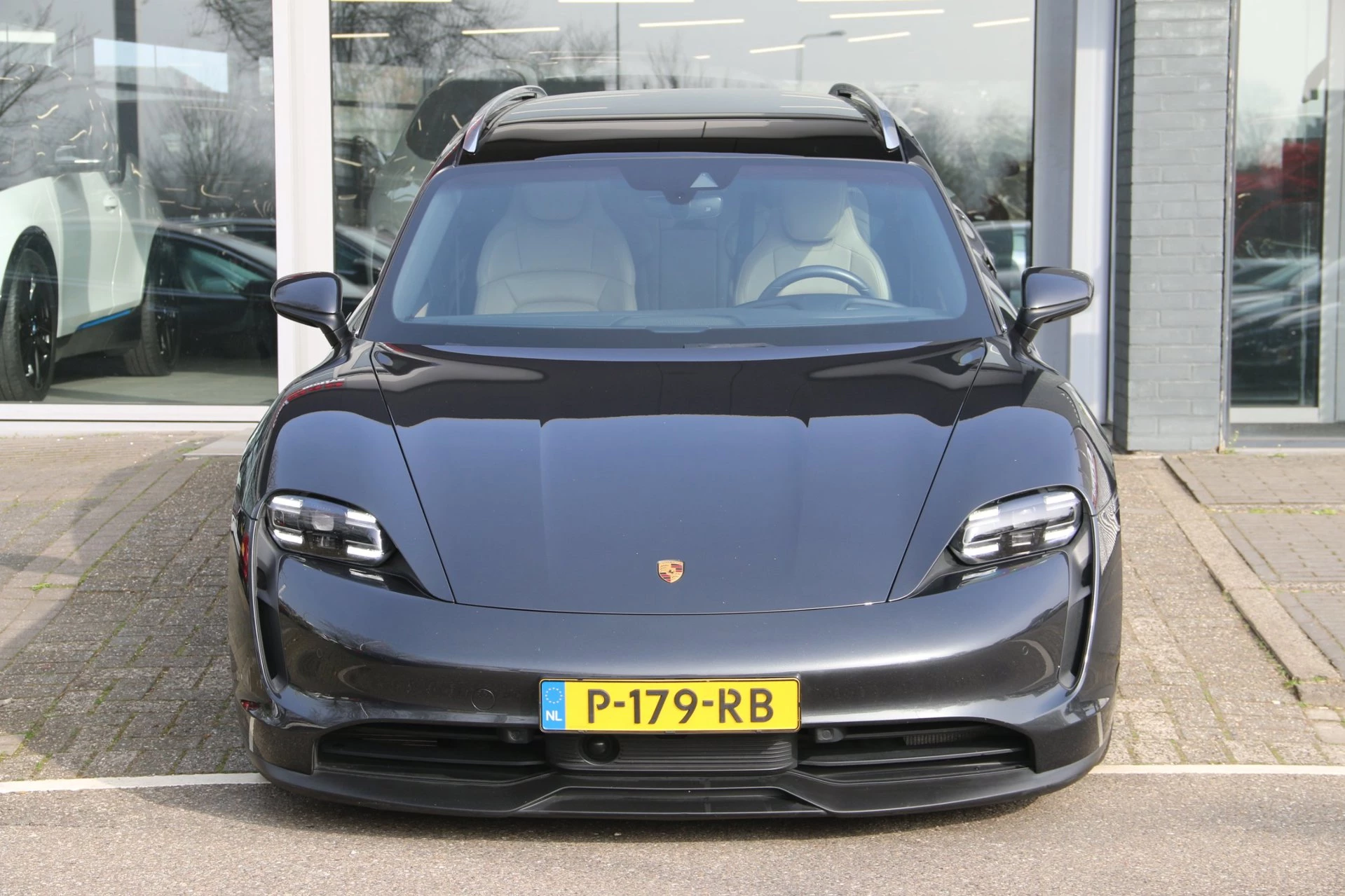 Hoofdafbeelding Porsche Taycan