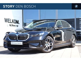 BMW i5 eDrive40 / Adaptieve LED / Parking Assistant Plus / Live Cockpit Professional / Stoelverwarming / Driving Assistant Plus