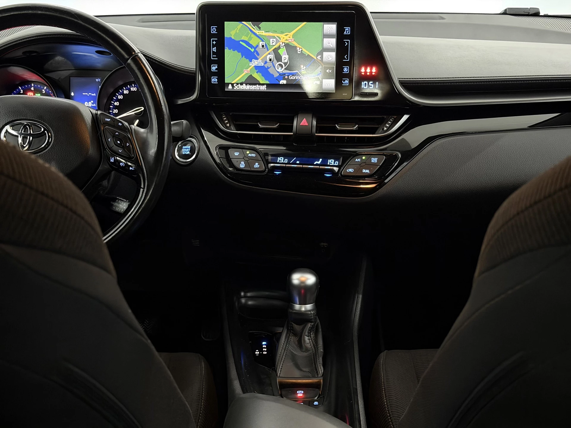 Hoofdafbeelding Toyota C-HR