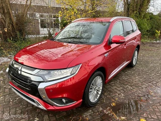 Hoofdafbeelding Mitsubishi Outlander Mitsubishi Outlander 2.4 PHEV Intense+ Adaptive Cruise ACC