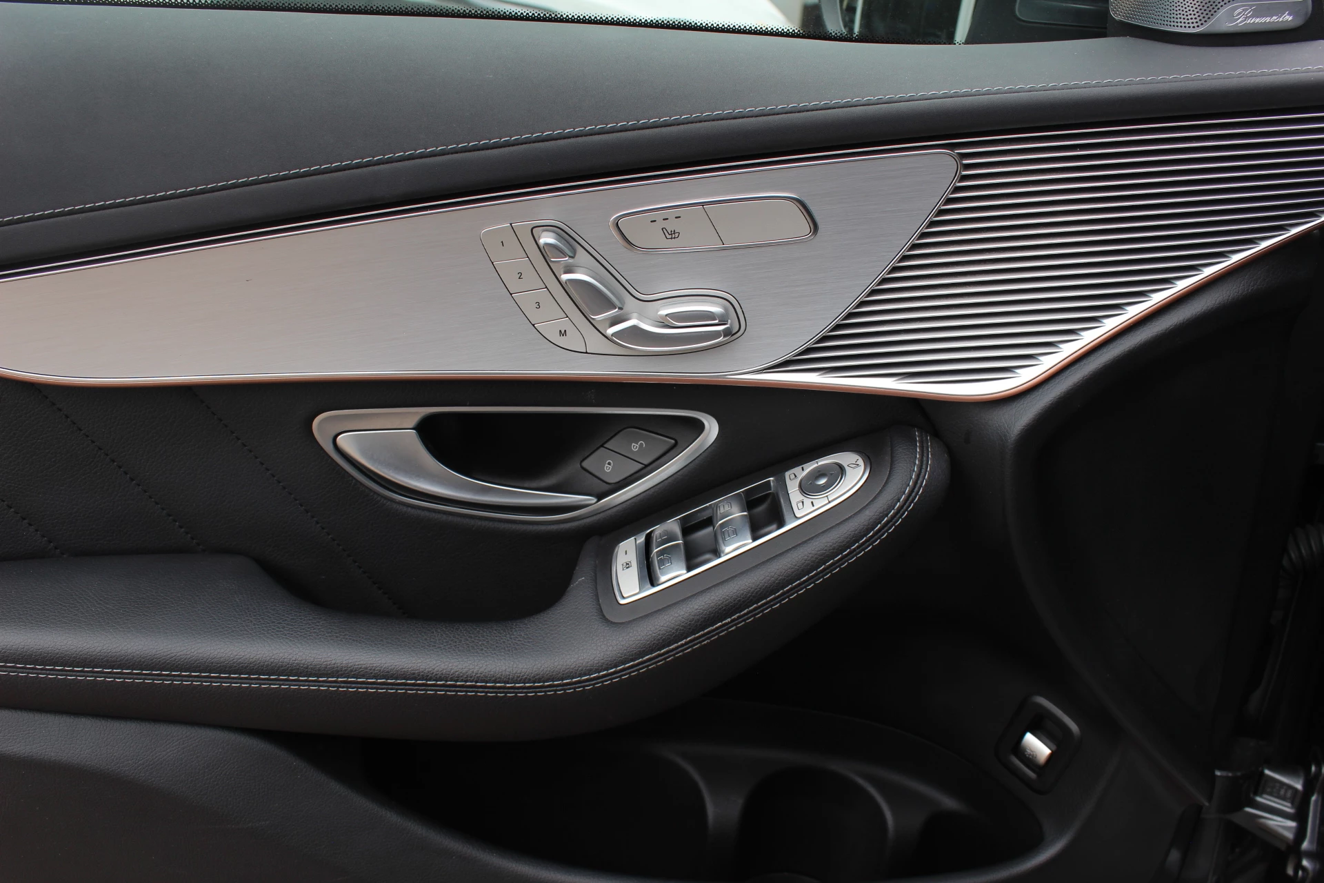Hoofdafbeelding Mercedes-Benz EQC