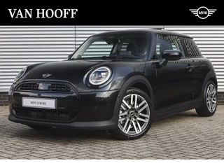 MINI 3-deurs Hatchback Cooper C Classic Automaat / Panoramadak / Parking Assistant Plus / Head-Up / Comfort Access / Harman Kardon / Stoelverwarming