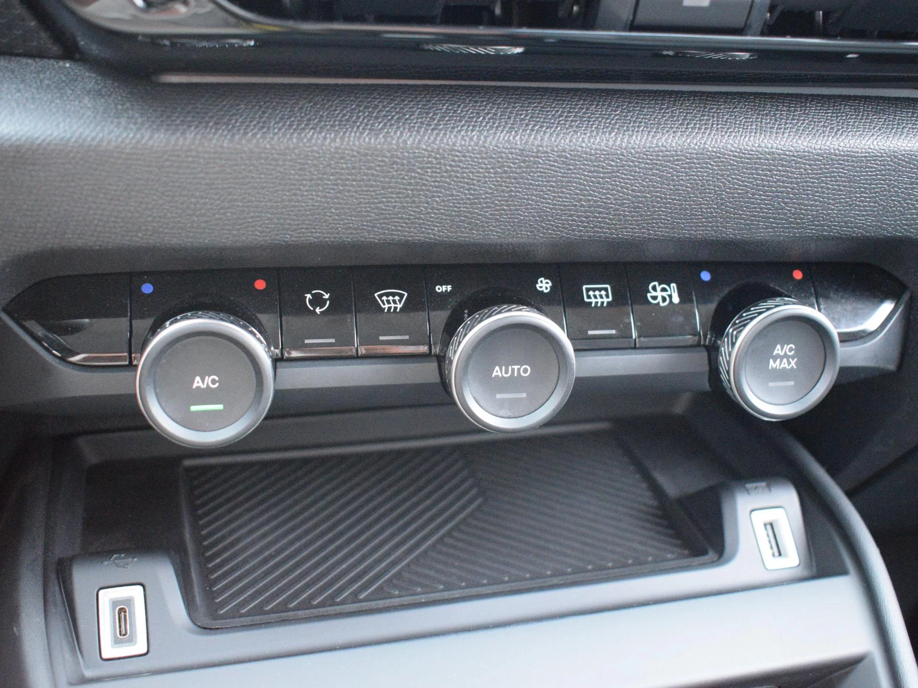 Hoofdafbeelding Citroën ë-C4