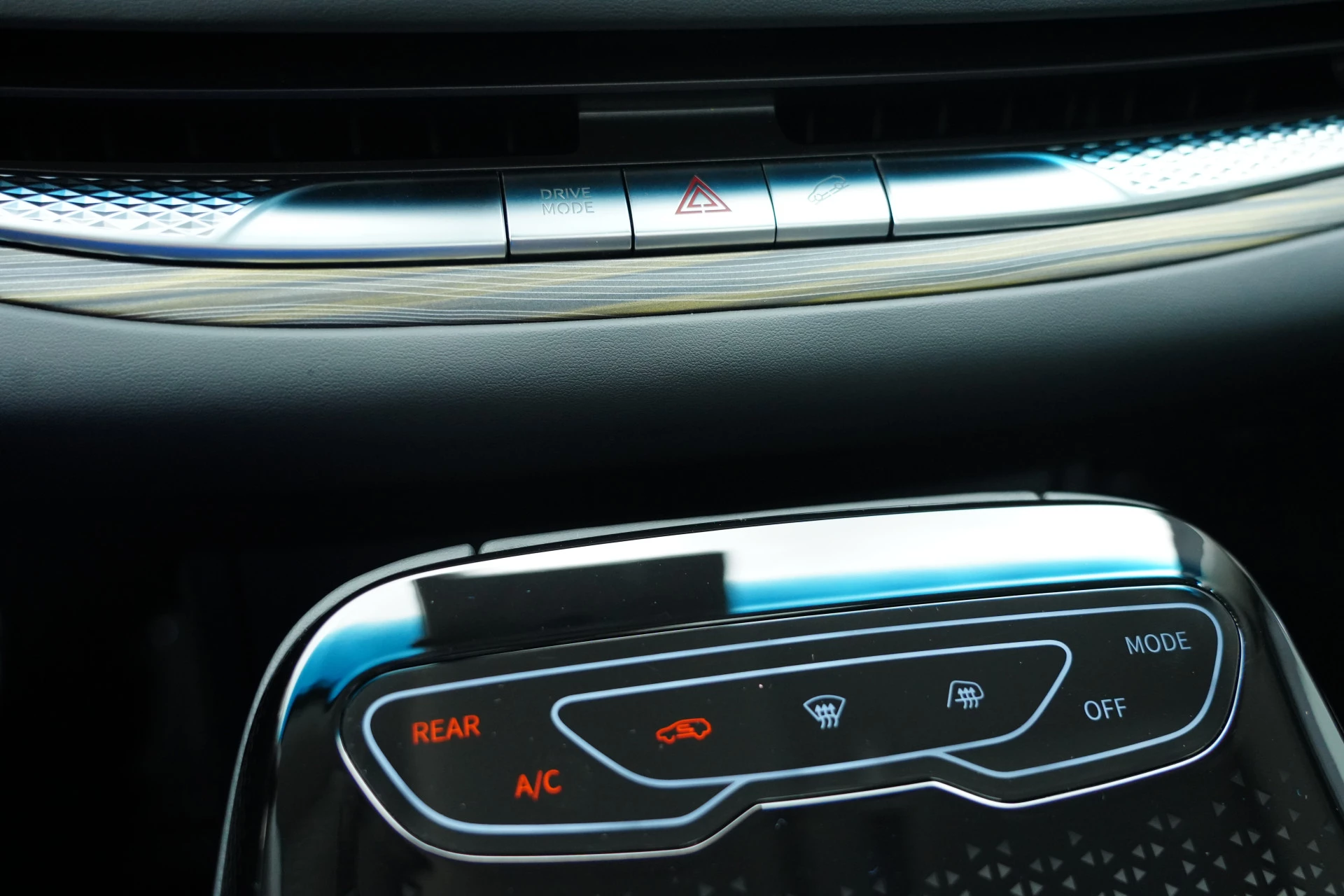 Hoofdafbeelding DFSK Forthing 9