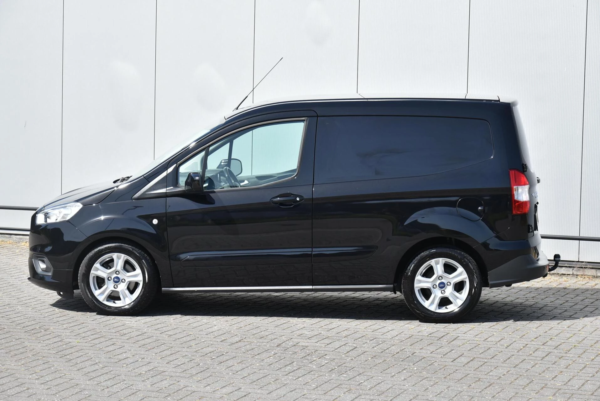 Hoofdafbeelding Ford Transit Courier