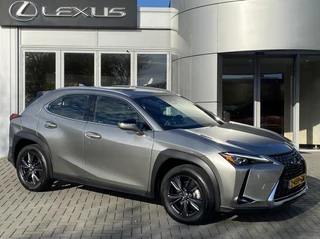 Lexus UX 250h Comfort Line NL-AUTO TREKHAAK TRIPLE-LED CARPLAY BOCHTVERL NAVI AD-CRUISE