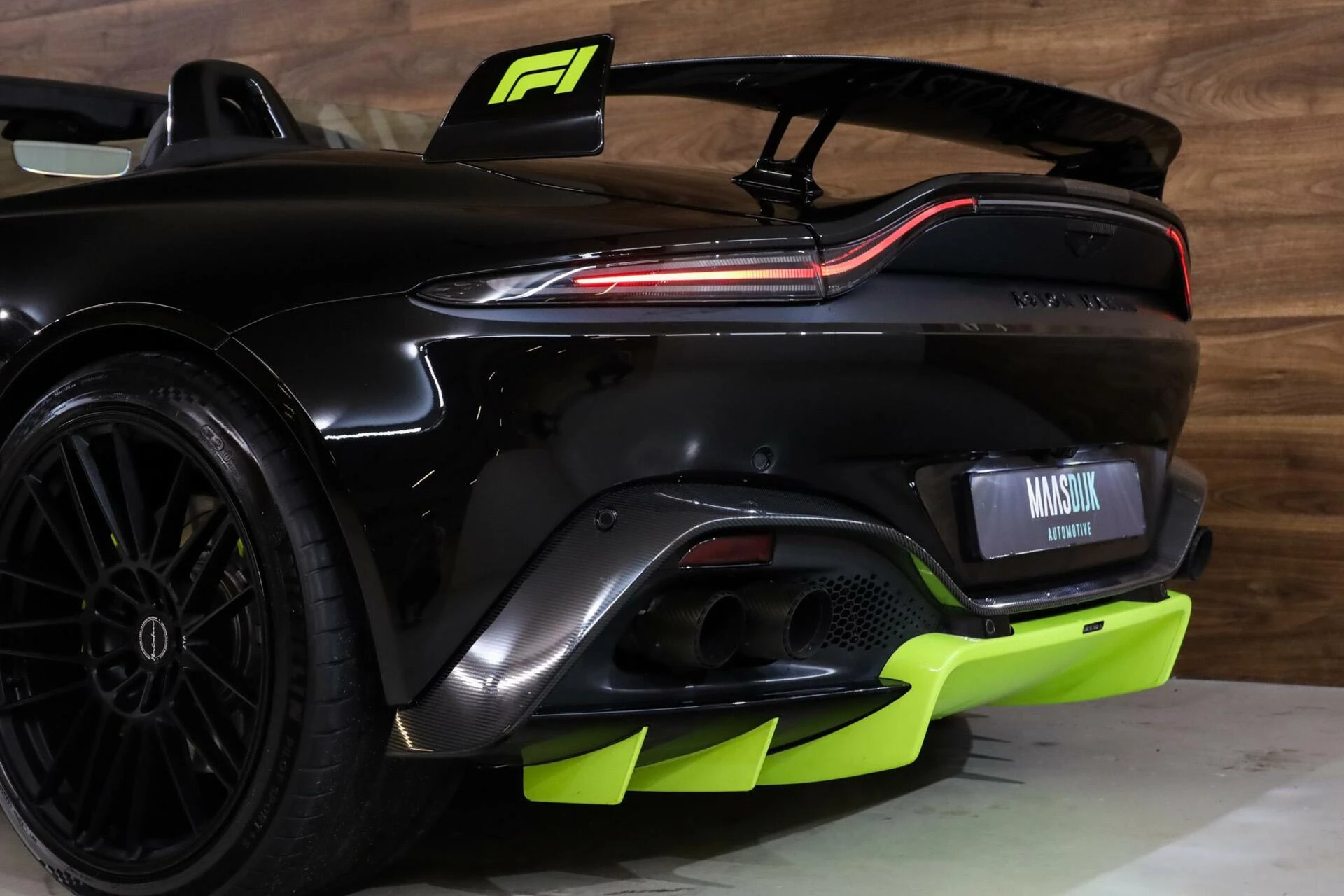 Hoofdafbeelding Aston Martin V8 Vantage