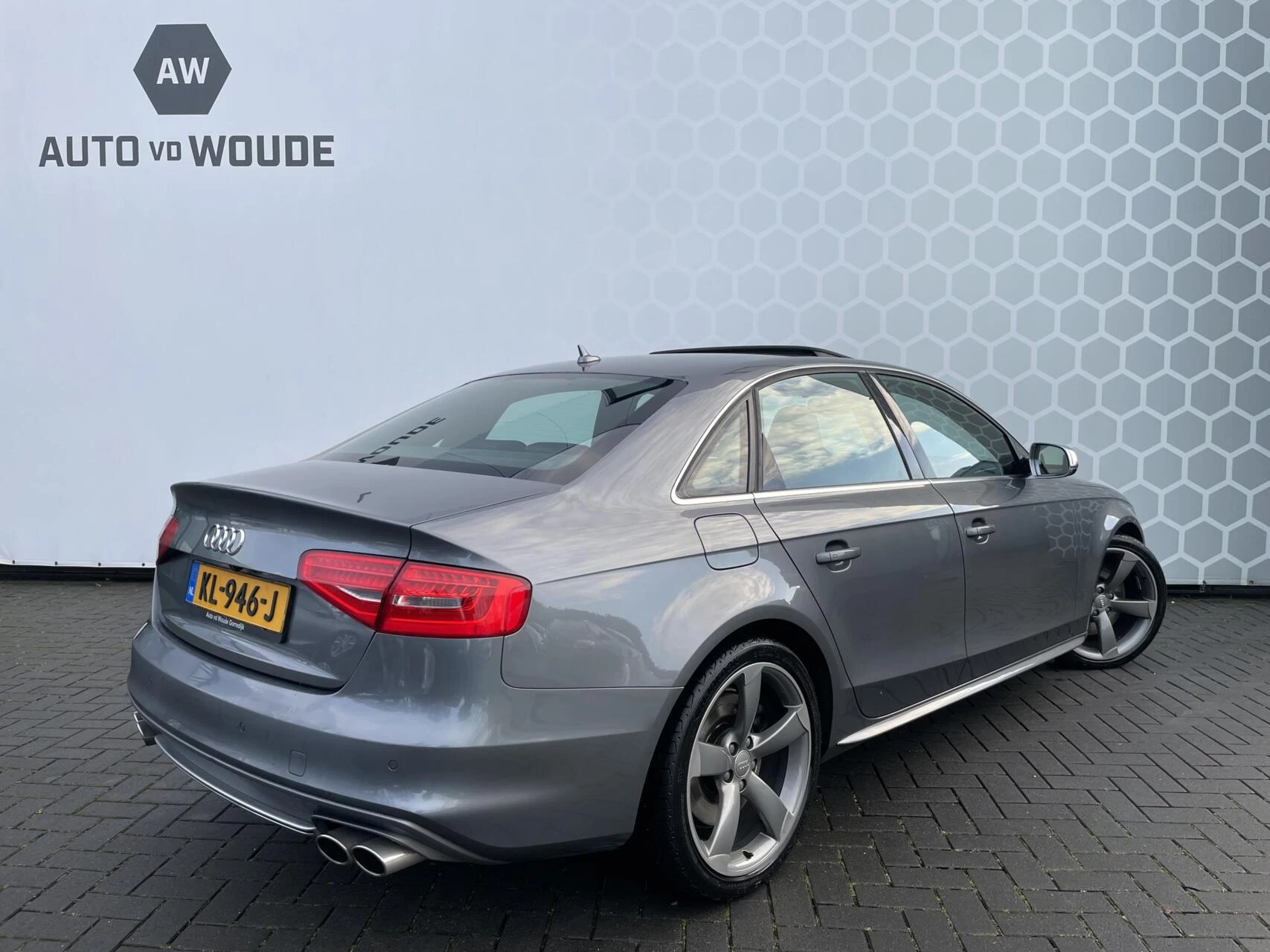 Hoofdafbeelding Audi S4