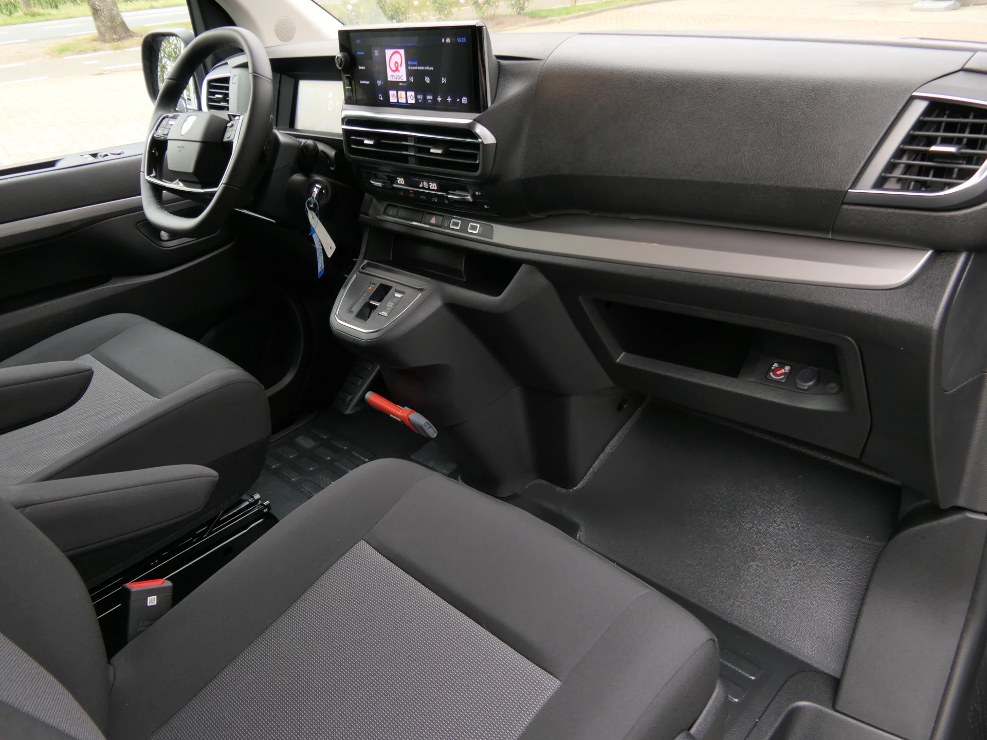 Hoofdafbeelding Peugeot e-Traveller