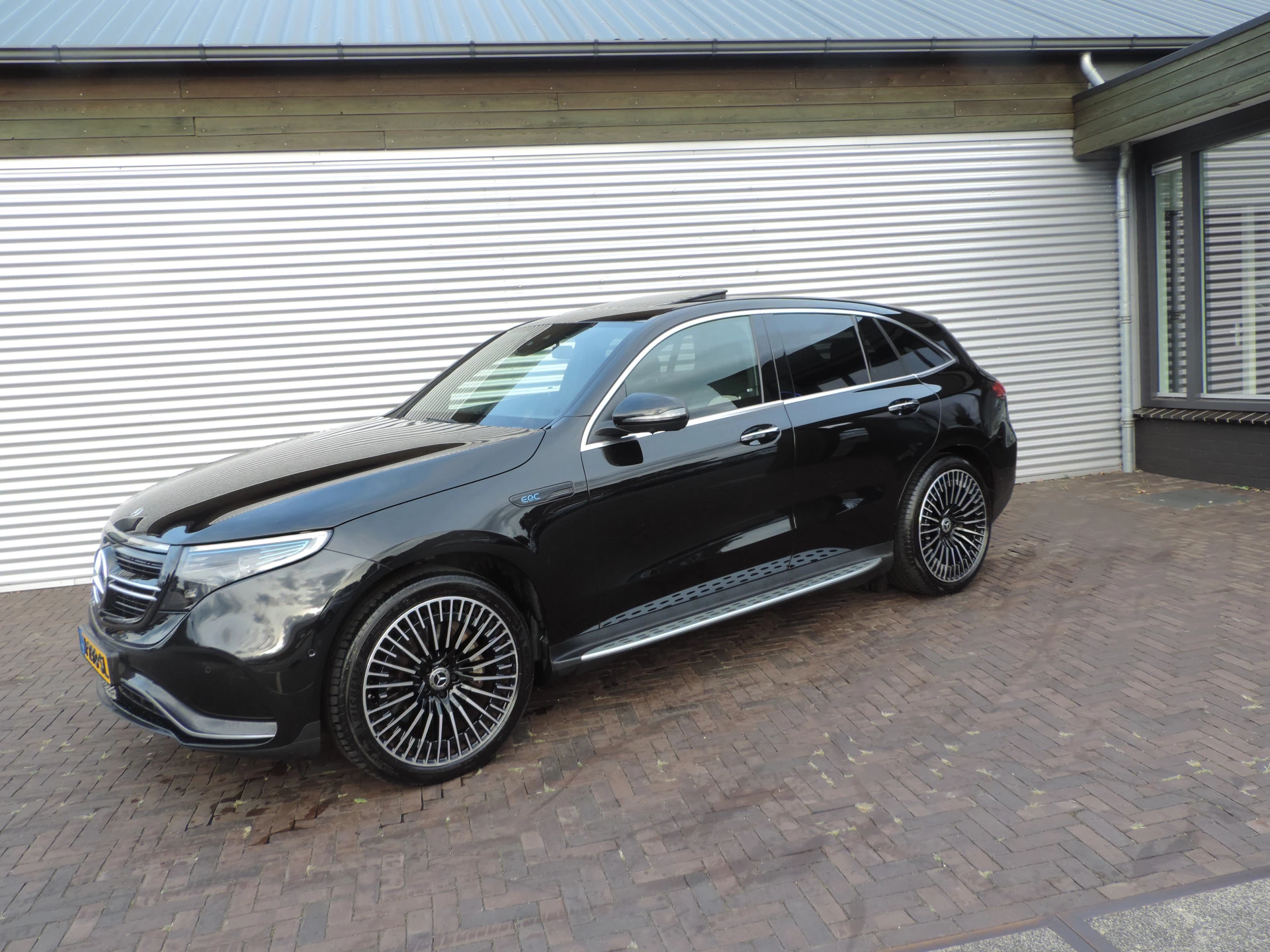 Hoofdafbeelding Mercedes-Benz EQC