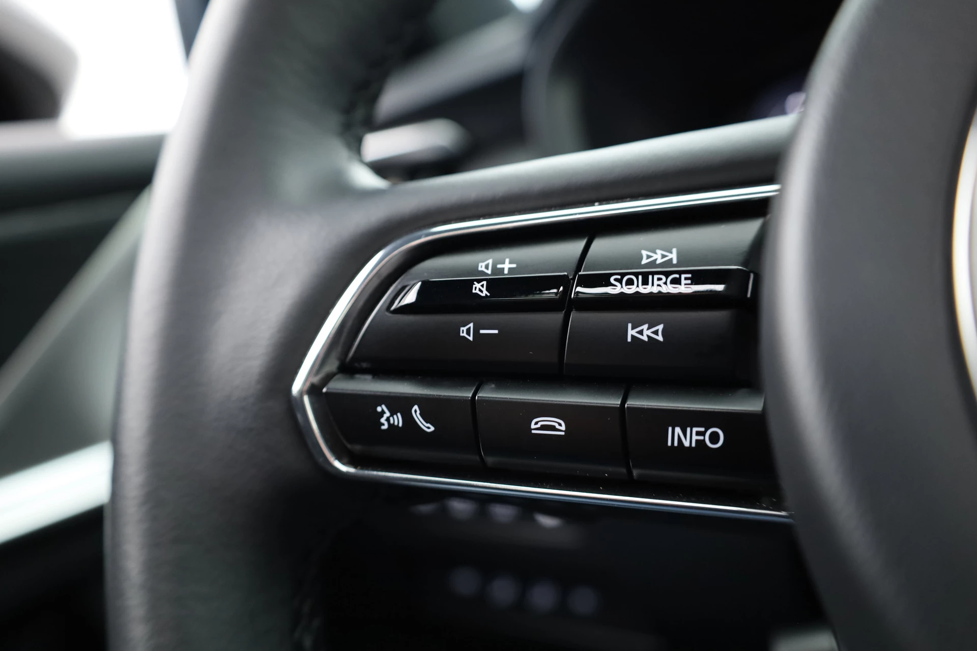 Hoofdafbeelding Mazda CX-60