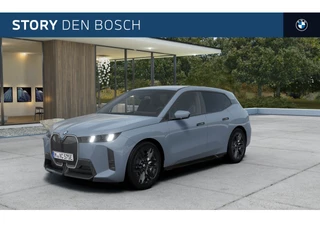 BMW iX xDrive45 M Sport / Trekhaak / Adaptief onderstel / Stoelventilatie / Parking Assistant Professional / Comfort Access / Adaptieve LED / Harman Kardon