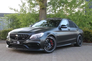 Hoofdafbeelding Mercedes-Benz C-Klasse Mercedes-Benz C-klasse AMG C63S | Panoramadak | Memory | Sfeerverlichting | Carbon | Lane assist | 360 Camera | Burmeister | Keyle