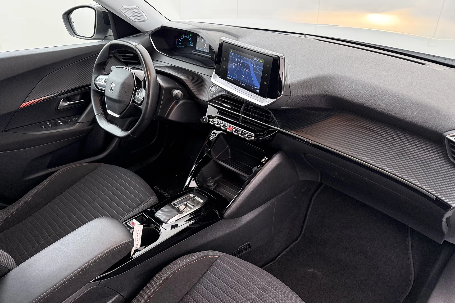 Hoofdafbeelding Peugeot e-2008