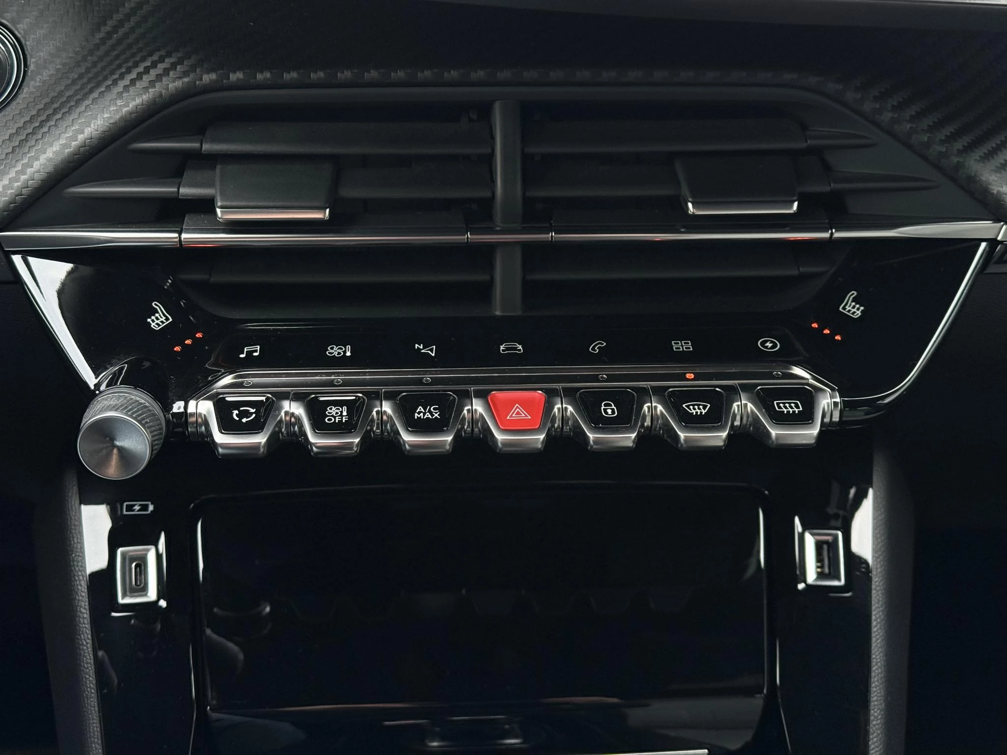 Hoofdafbeelding Peugeot e-2008