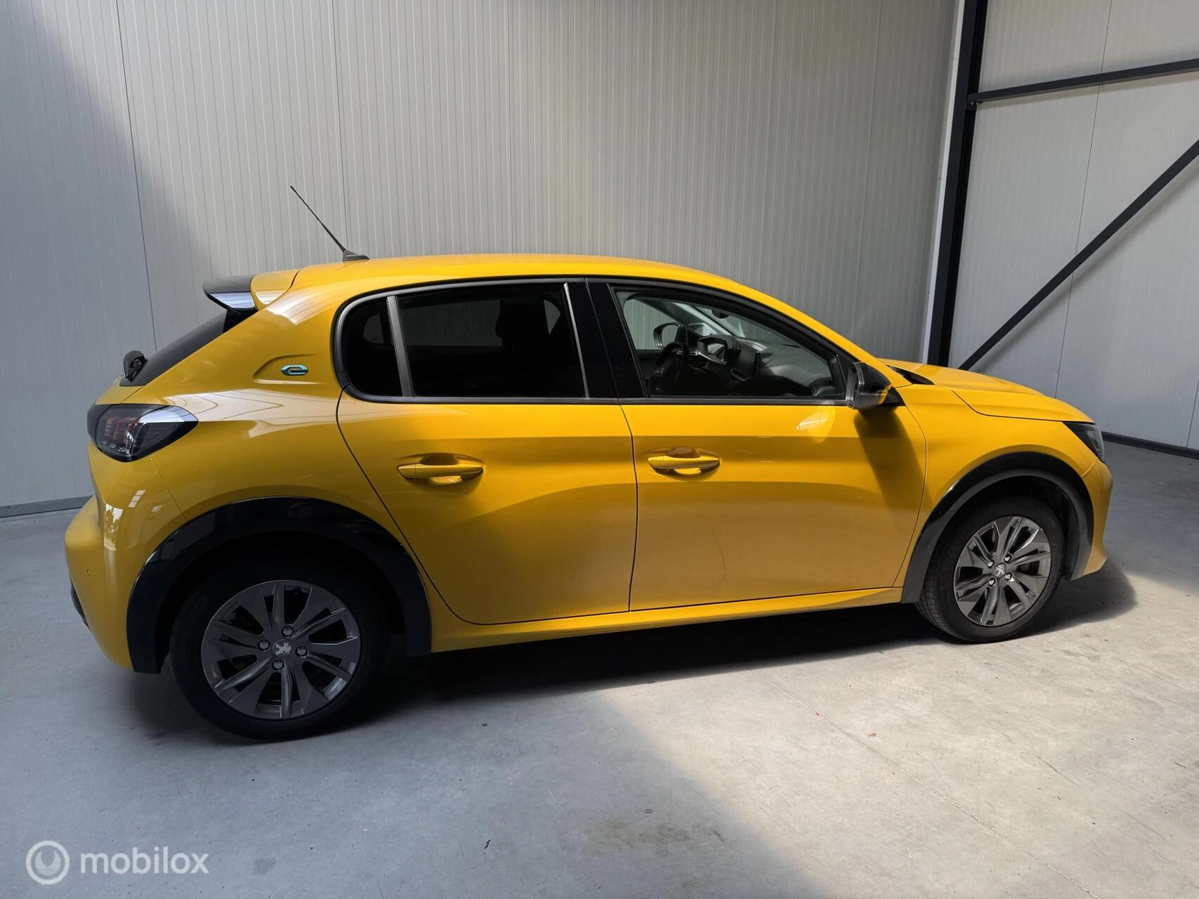 Hoofdafbeelding Peugeot e-208