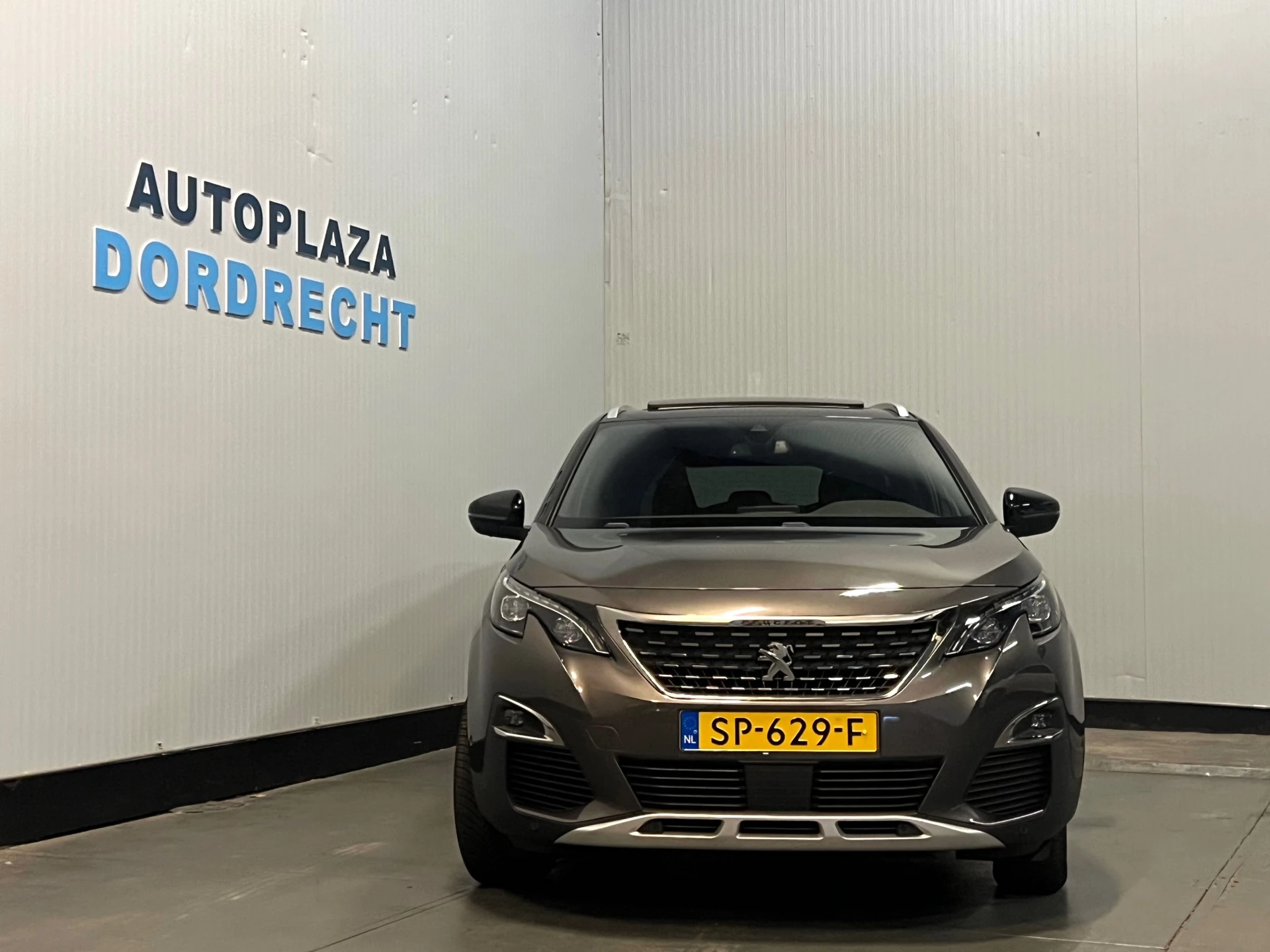 Hoofdafbeelding Peugeot 5008