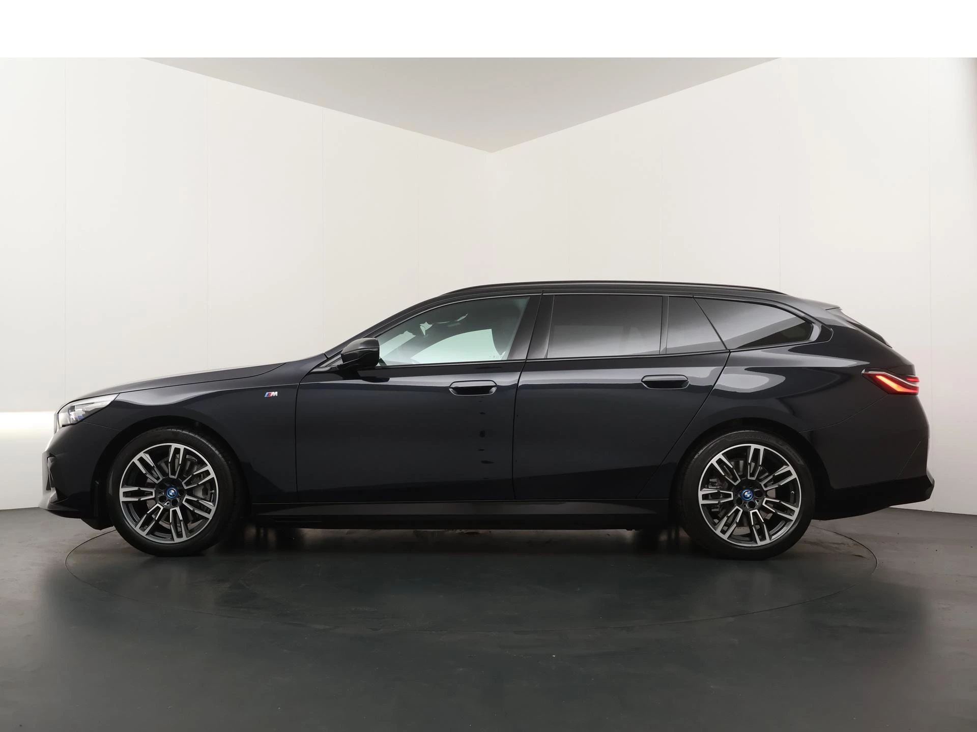 Hoofdafbeelding BMW i5