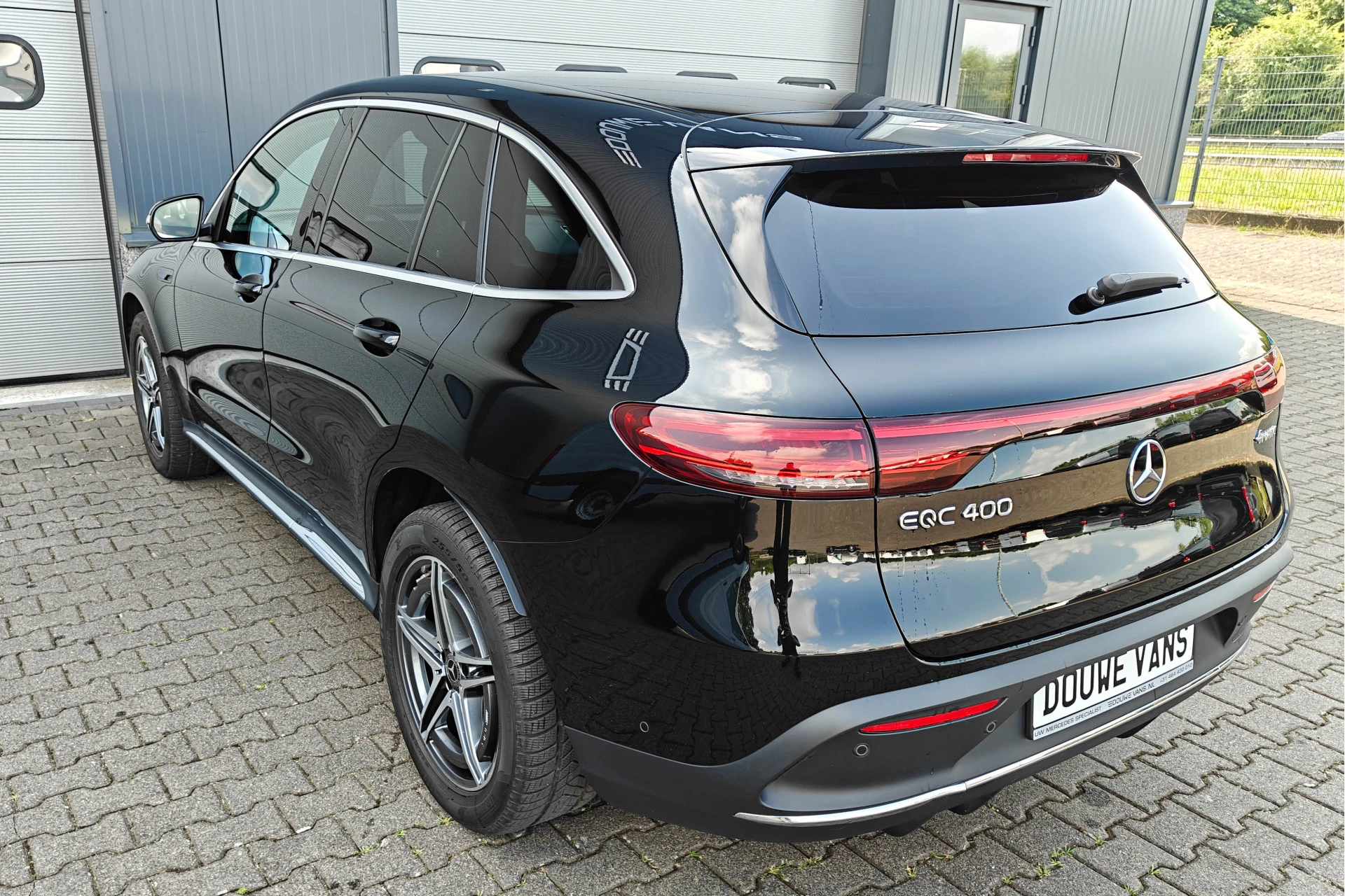 Hoofdafbeelding Mercedes-Benz EQC