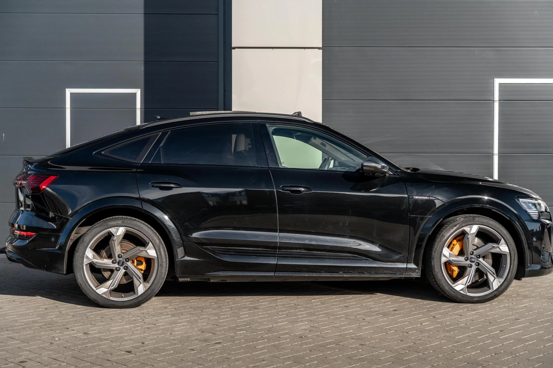 Hoofdafbeelding Audi e-tron