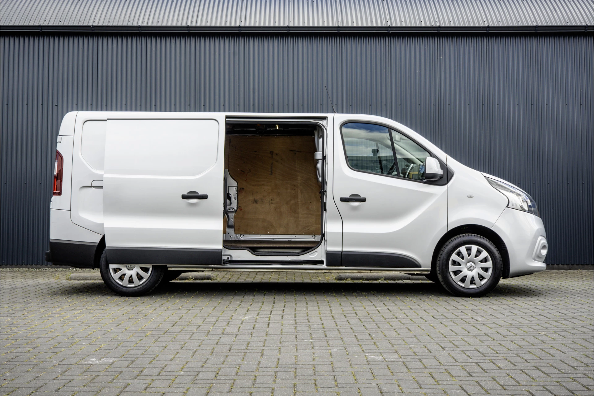 Hoofdafbeelding Nissan NV300