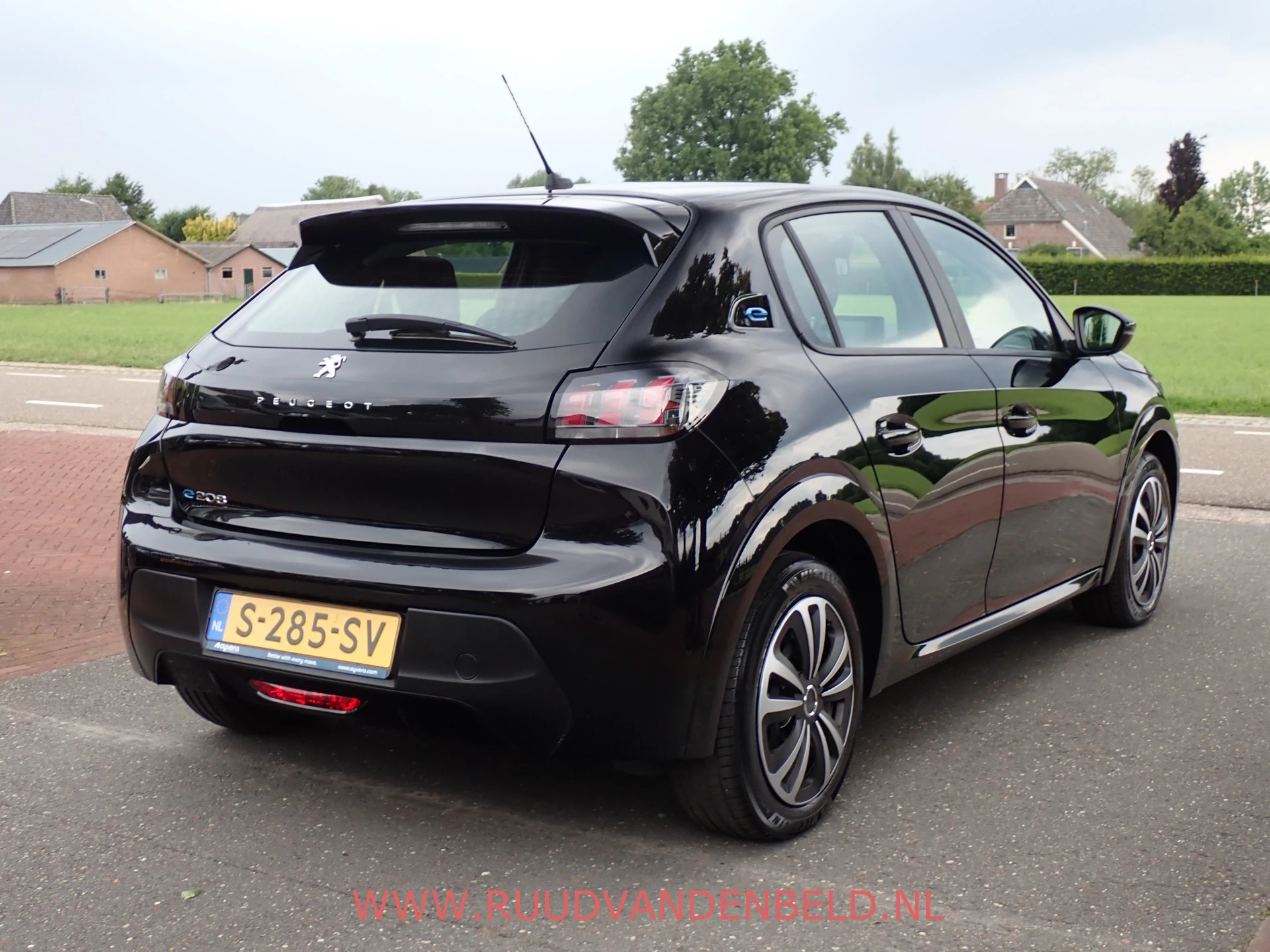 Hoofdafbeelding Peugeot e-208