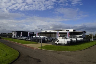 Renault Master T35 2.3 dCi 150 L2H2 Black Edition Camera, Cruise, Carplay, 150pk, Multimedia, Sensoren, LED, Airco, Uniek!