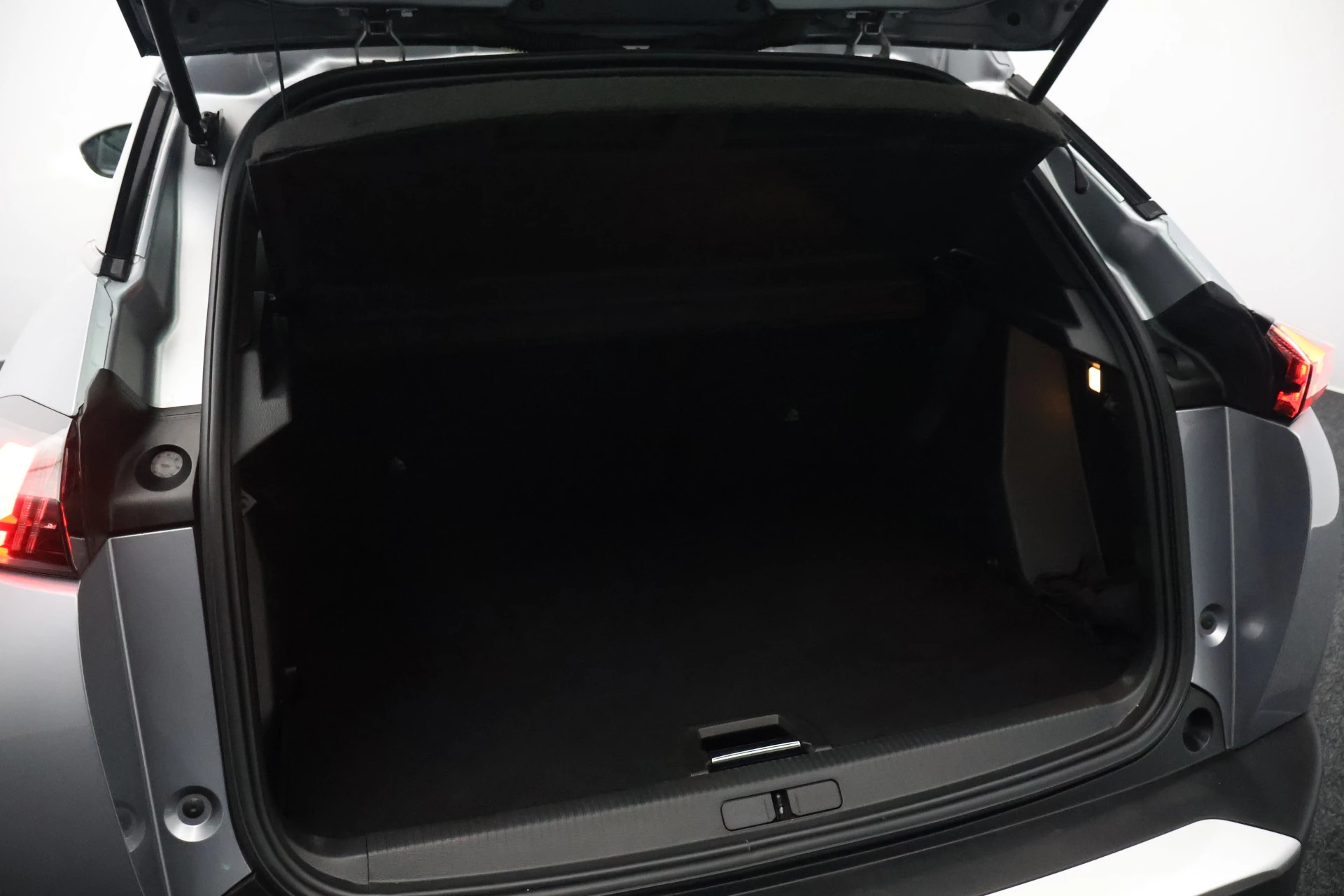 Hoofdafbeelding Peugeot e-2008