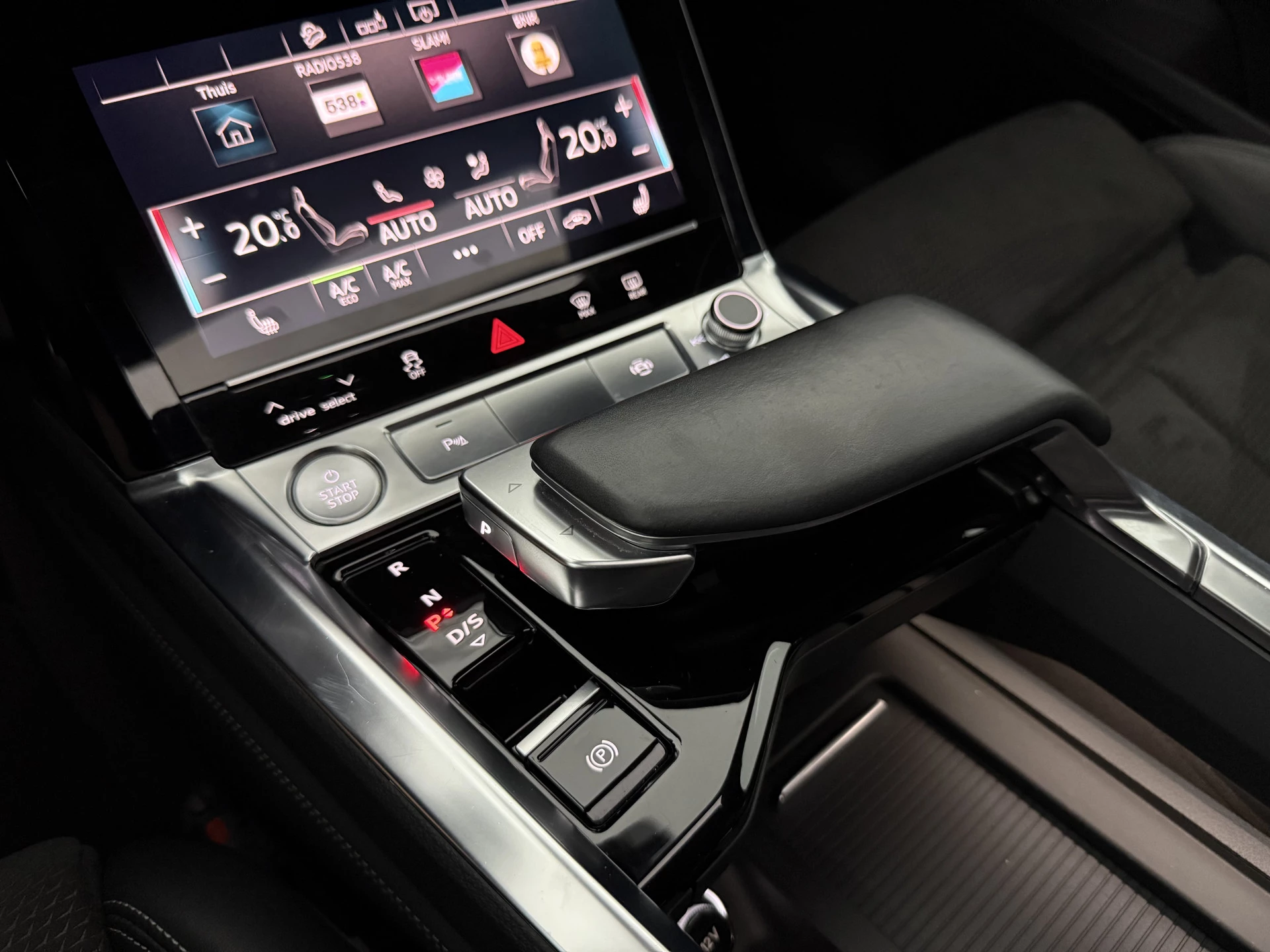 Hoofdafbeelding Audi e-tron
