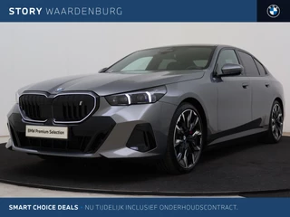 BMW i5 eDrive40 M Sport / Trekhaak / Panoramadak / Comfortstoelen / Adaptieve LED / Harman-Kardon / Getint glas / Parking Assistant Plus