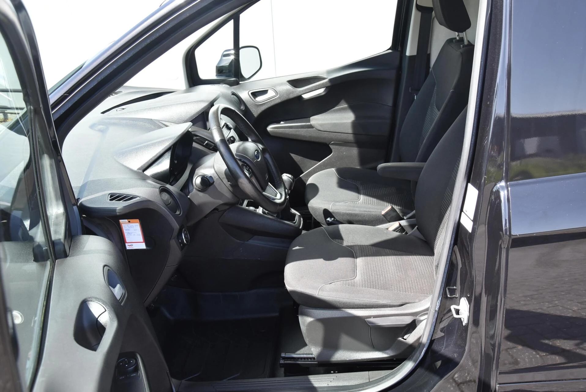 Hoofdafbeelding Ford Transit Courier